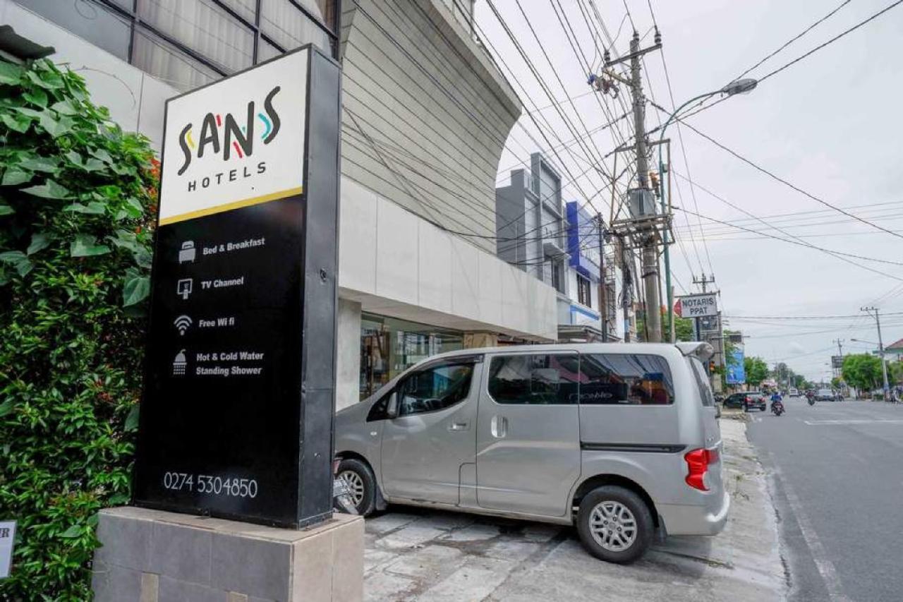 Sans Hotel Ekkon Yogyakarta By Reddoorz Ngabean Exteriér fotografie